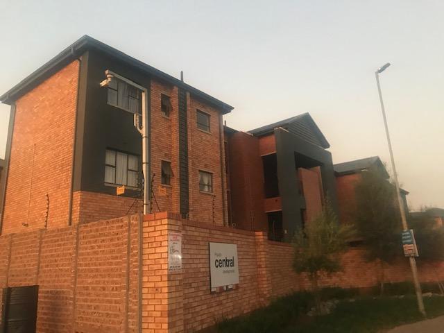 To Let 2 Bedroom Property for Rent in Kibler Park Gauteng