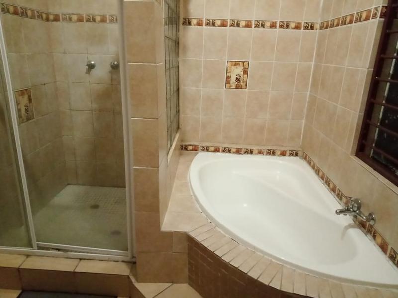 6 Bedroom Property for Sale in Kensington Gauteng