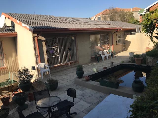 3 Bedroom Property for Sale in Oakdene Gauteng