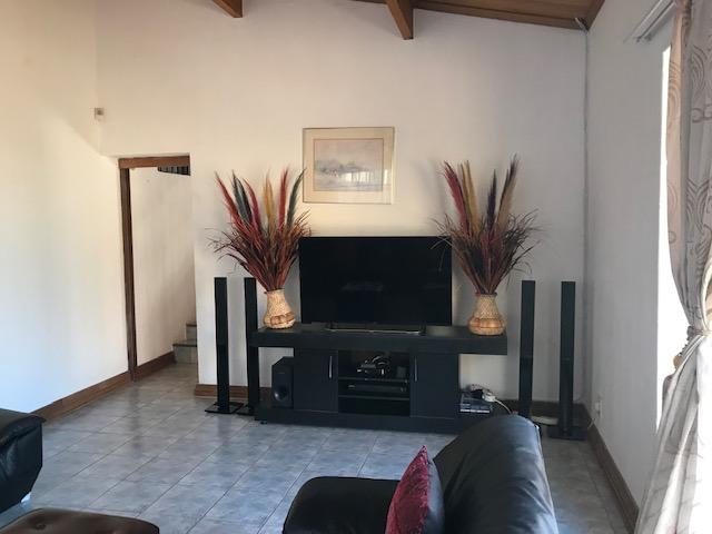 3 Bedroom Property for Sale in Oakdene Gauteng