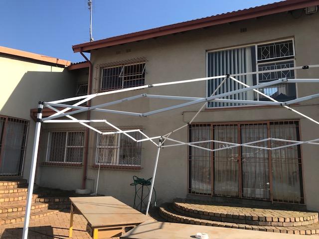 3 Bedroom Property for Sale in Oakdene Gauteng