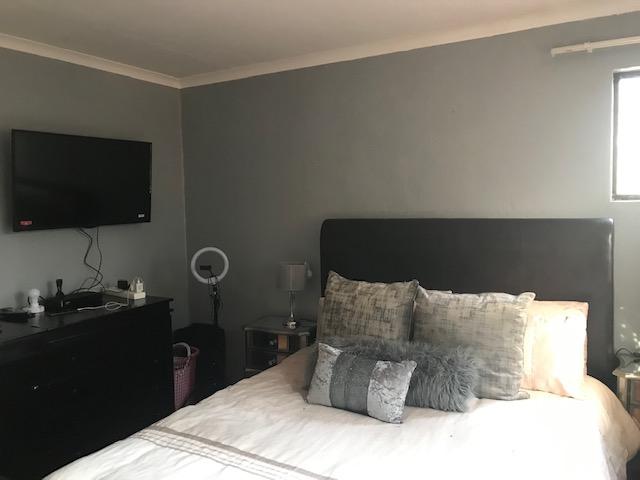 2 Bedroom Property for Sale in Ridgeway Gauteng