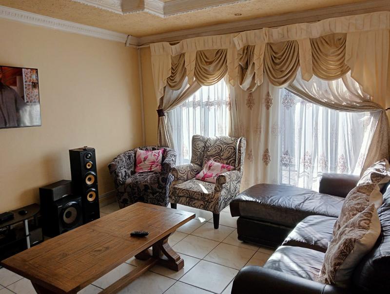 4 Bedroom Property for Sale in Ridgeway Gauteng