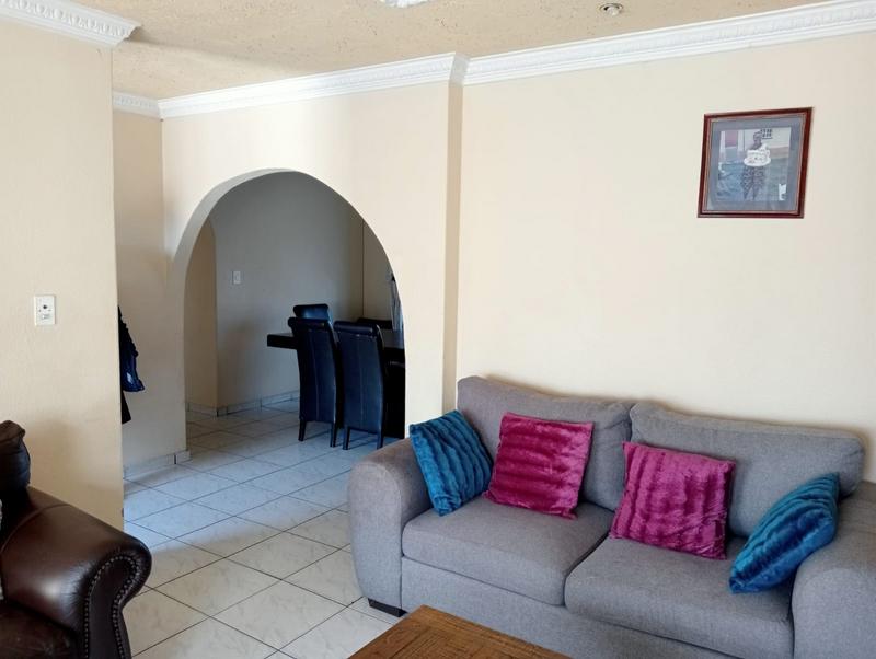 4 Bedroom Property for Sale in Ridgeway Gauteng