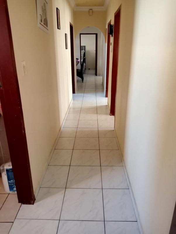 4 Bedroom Property for Sale in Ridgeway Gauteng