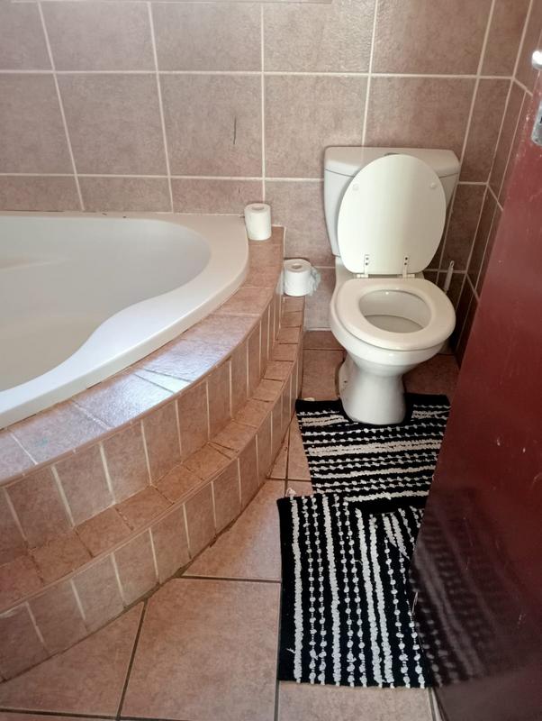 4 Bedroom Property for Sale in Ridgeway Gauteng