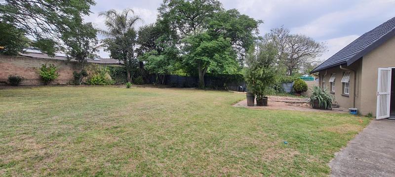 To Let 3 Bedroom Property for Rent in Gallo Manor Gauteng