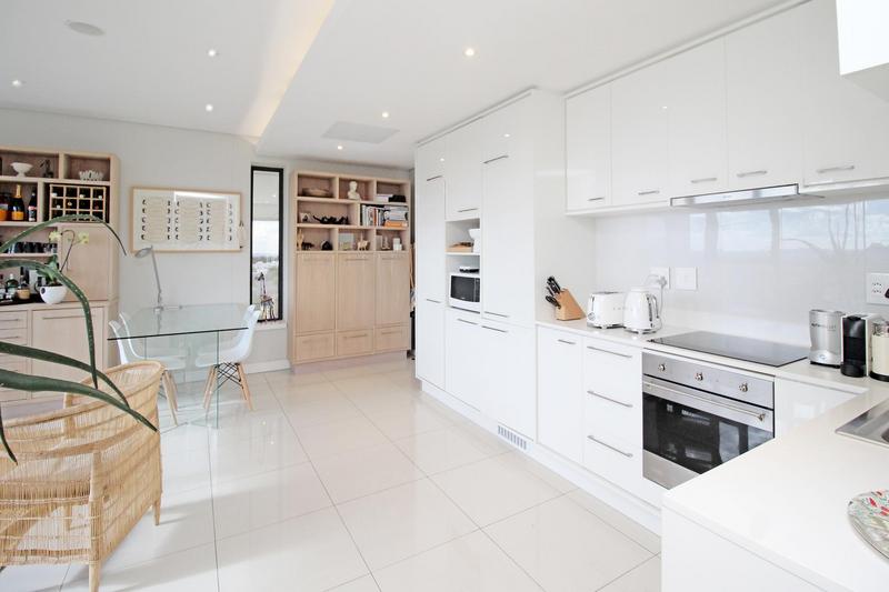 2 Bedroom Property for Sale in Rosebank Gauteng