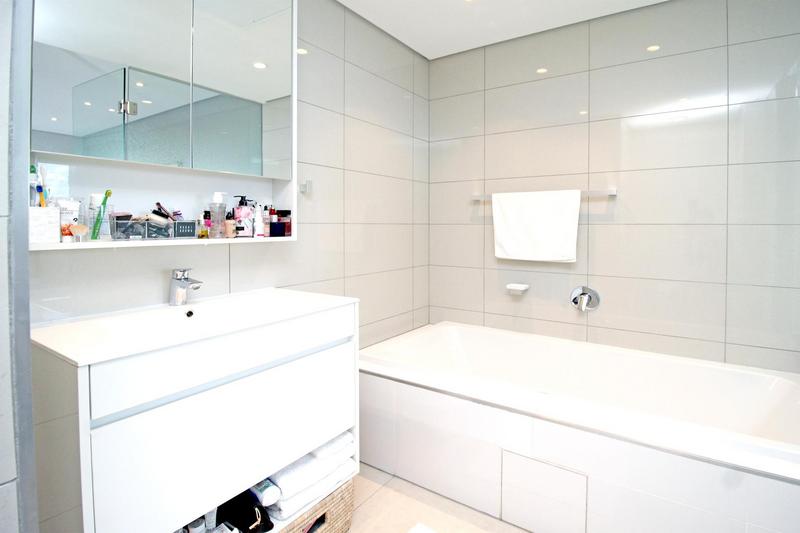 2 Bedroom Property for Sale in Rosebank Gauteng