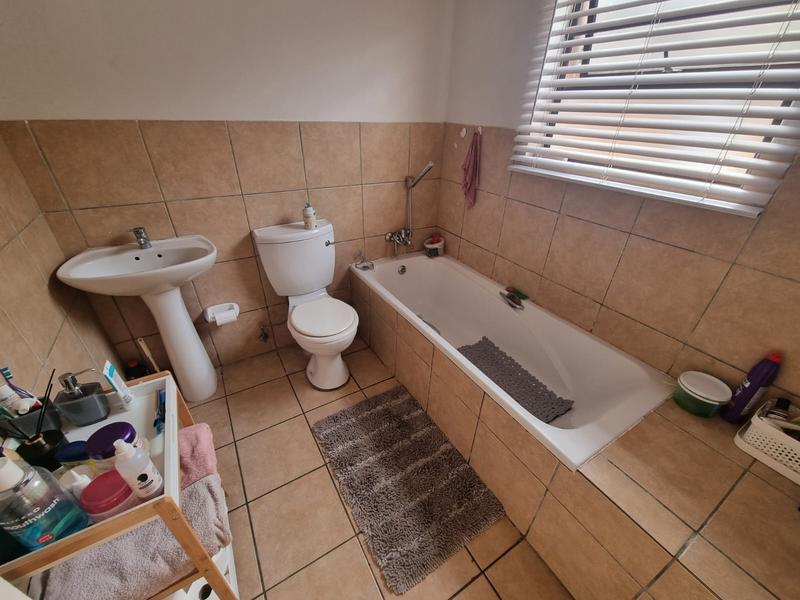 2 Bedroom Property for Sale in Noordhang Gauteng