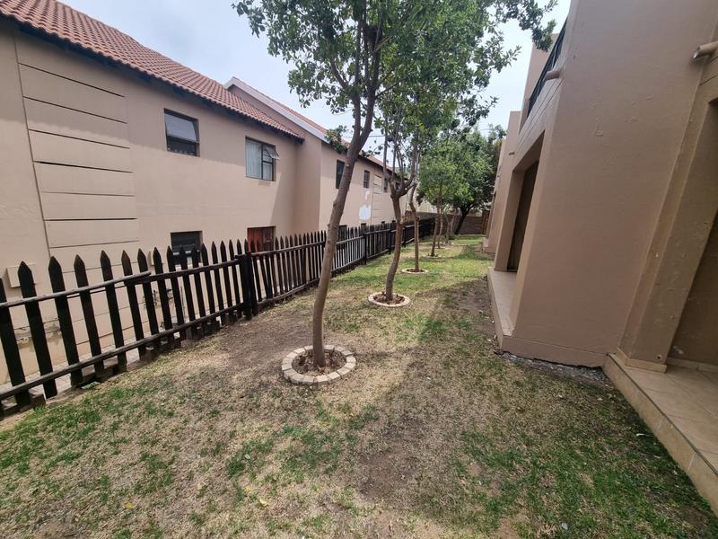 2 Bedroom Property for Sale in Noordhang Gauteng