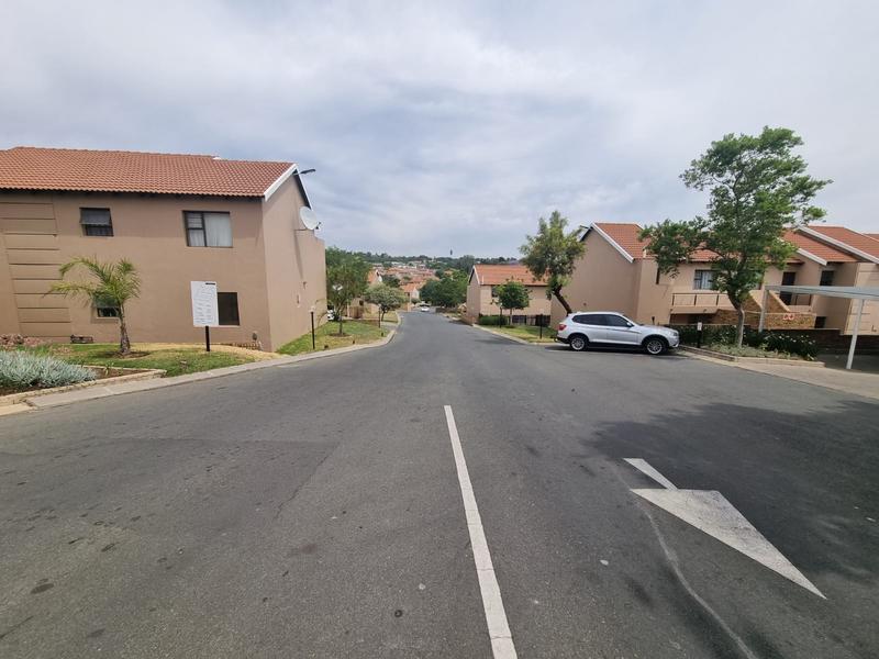 2 Bedroom Property for Sale in Noordhang Gauteng