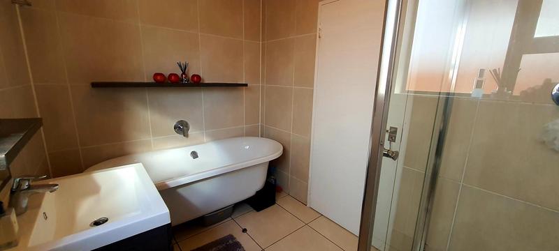 3 Bedroom Property for Sale in Olivedale Gauteng