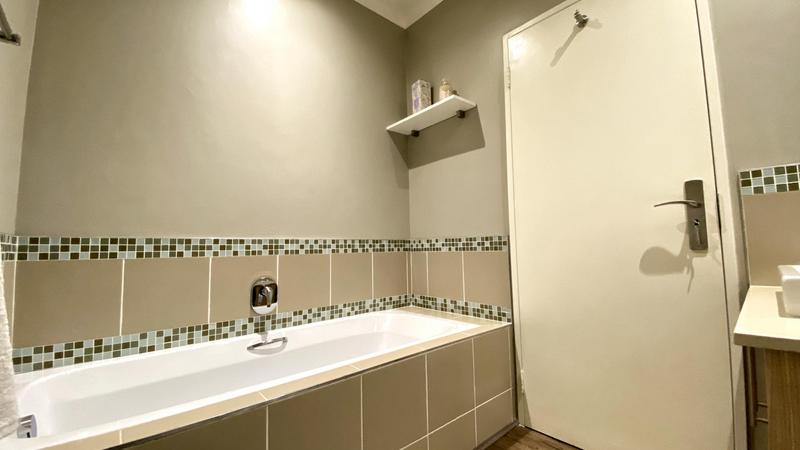 2 Bedroom Property for Sale in Petervale Gauteng