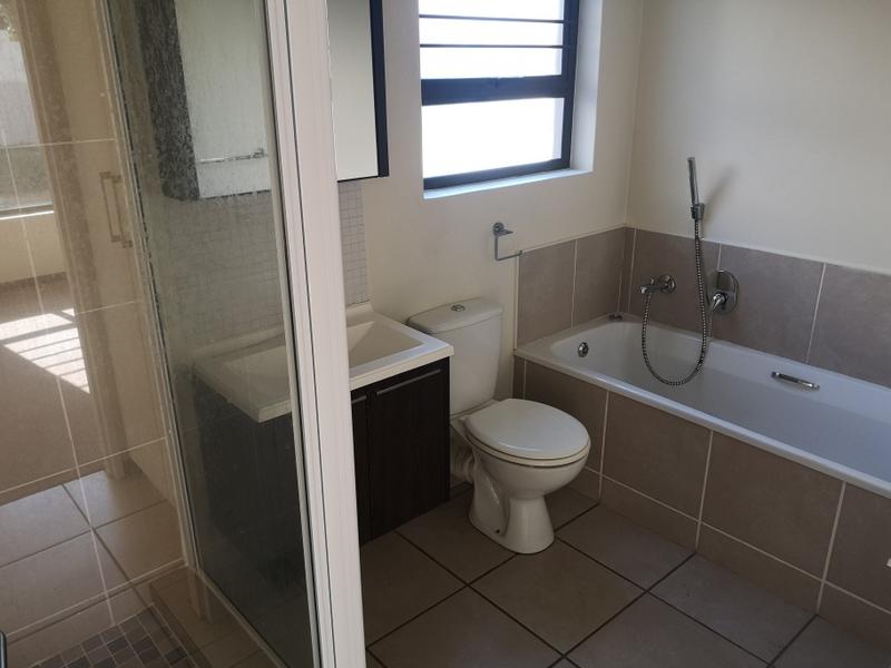 1 Bedroom Property for Sale in Lonehill Gauteng