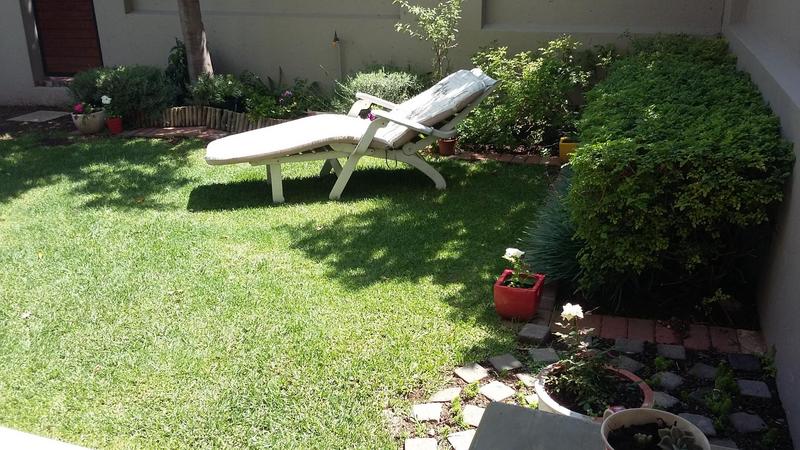 1 Bedroom Property for Sale in Lonehill Gauteng