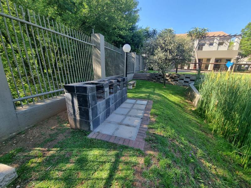 1 Bedroom Property for Sale in Paulshof Gauteng