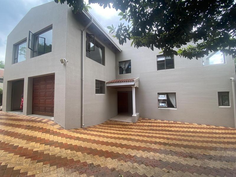 4 Bedroom Property for Sale in Benmore Gardens Gauteng