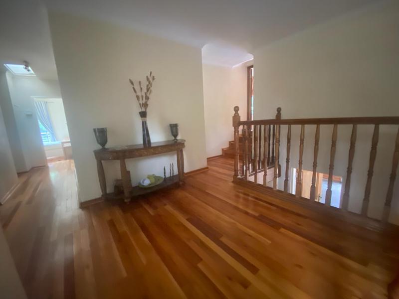 4 Bedroom Property for Sale in Benmore Gardens Gauteng
