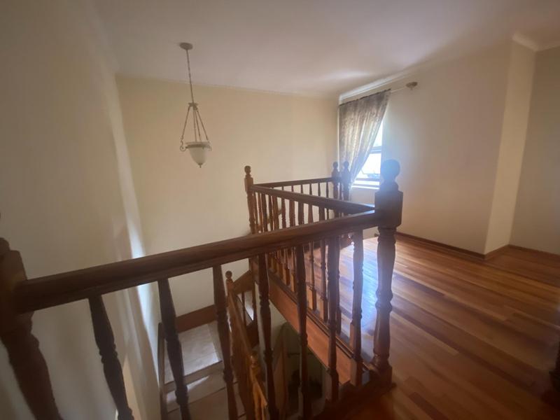 4 Bedroom Property for Sale in Benmore Gardens Gauteng