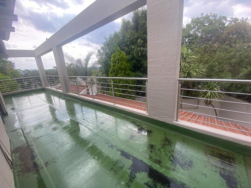 4 Bedroom Property for Sale in Benmore Gardens Gauteng