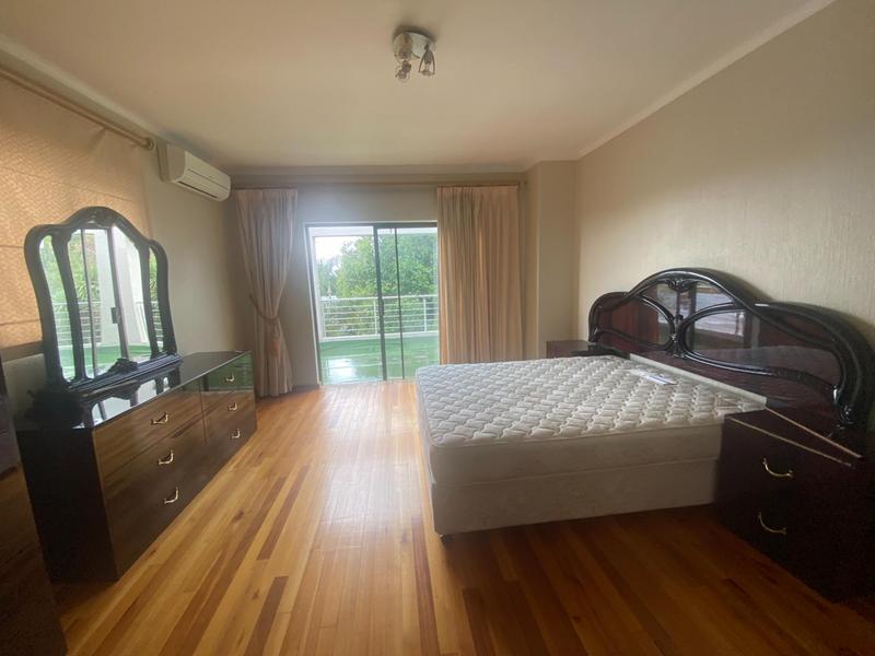4 Bedroom Property for Sale in Benmore Gardens Gauteng
