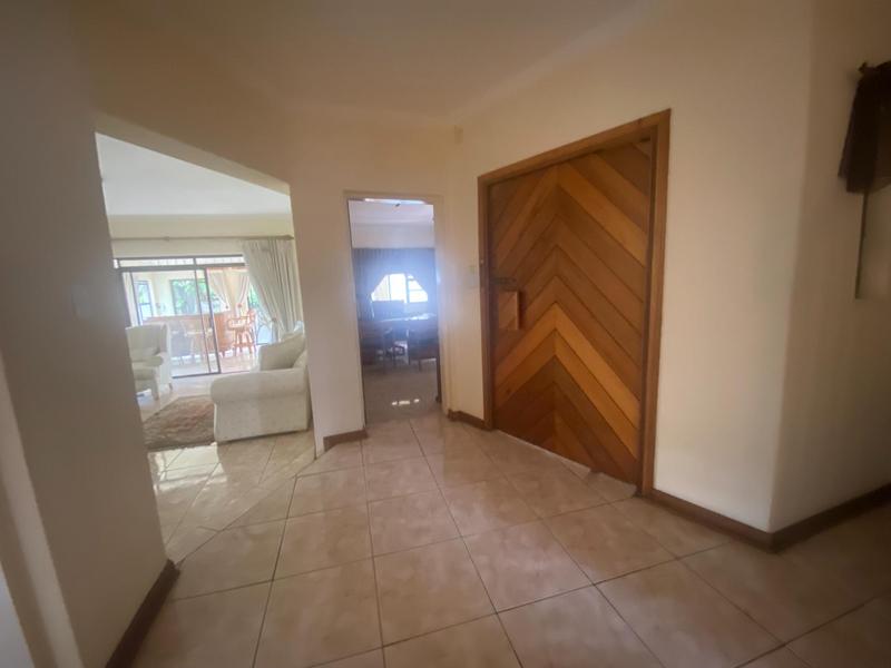4 Bedroom Property for Sale in Benmore Gardens Gauteng