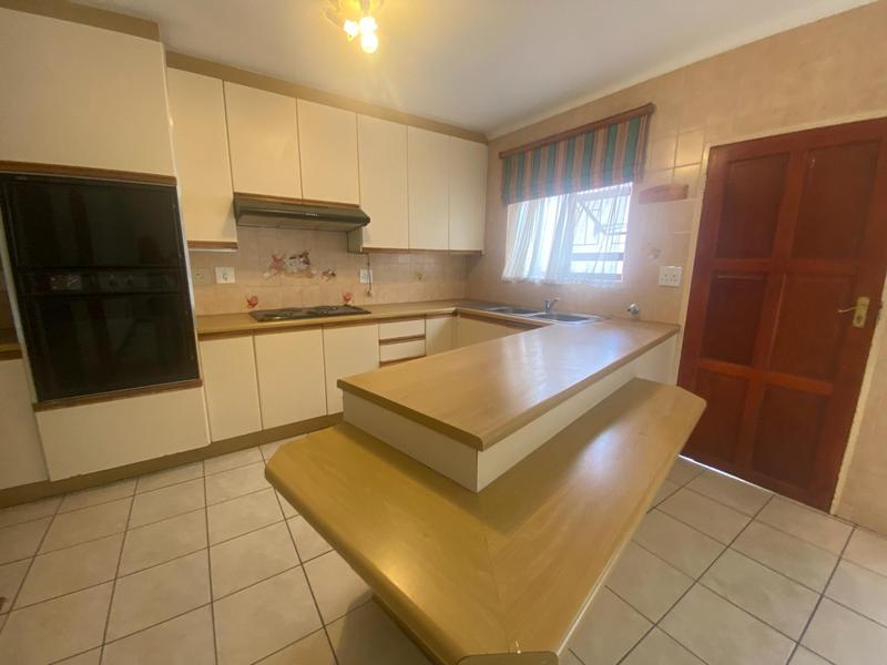 4 Bedroom Property for Sale in Benmore Gardens Gauteng