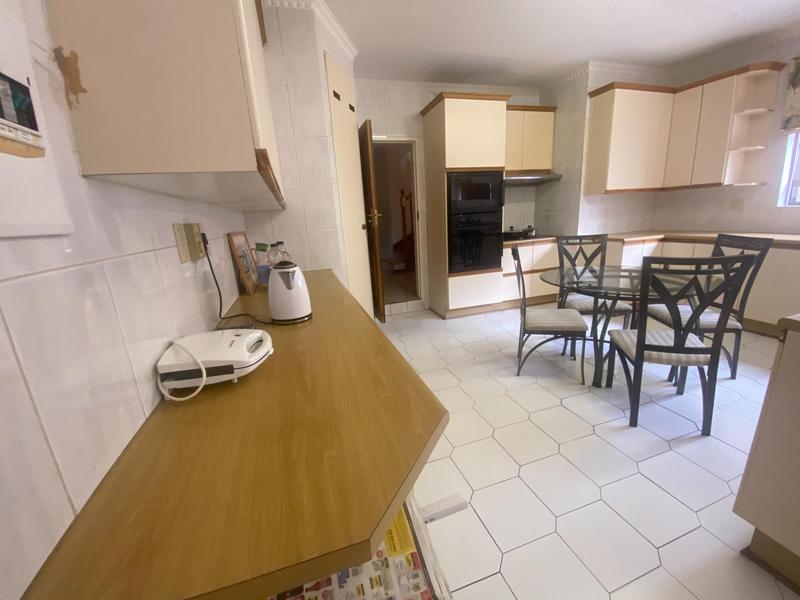 4 Bedroom Property for Sale in Benmore Gardens Gauteng