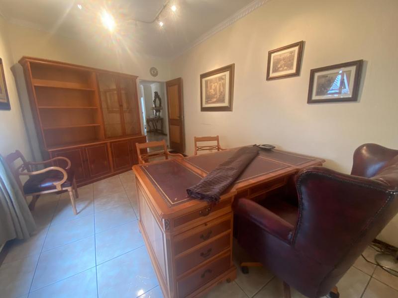 4 Bedroom Property for Sale in Benmore Gardens Gauteng