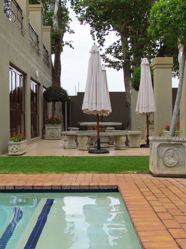 2 Bedroom Property for Sale in Strathavon Gauteng