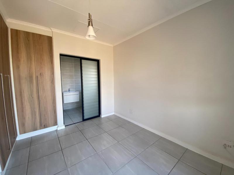 1 Bedroom Property for Sale in Waterfall Gauteng