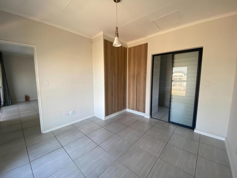 1 Bedroom Property for Sale in Waterfall Gauteng