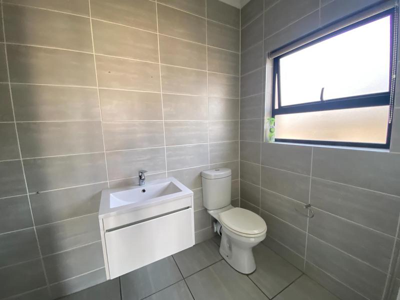 1 Bedroom Property for Sale in Waterfall Gauteng