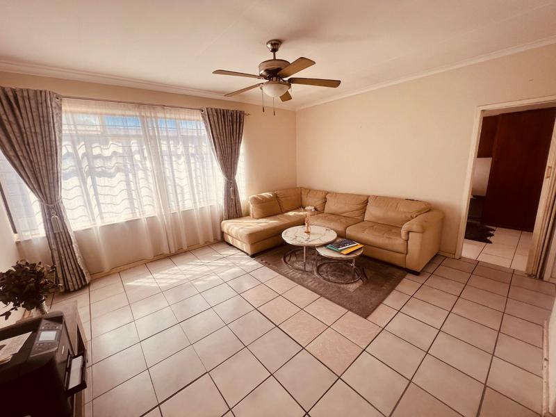 1 Bedroom Property for Sale in Gezina Gauteng