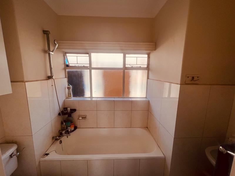 1 Bedroom Property for Sale in Gezina Gauteng