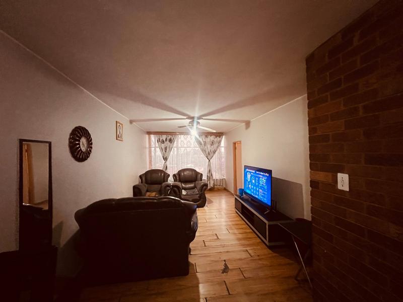 1 Bedroom Property for Sale in Gezina Gauteng