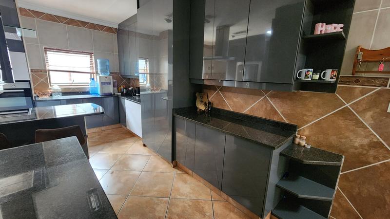 4 Bedroom Property for Sale in Bougainvillea Estate Gauteng