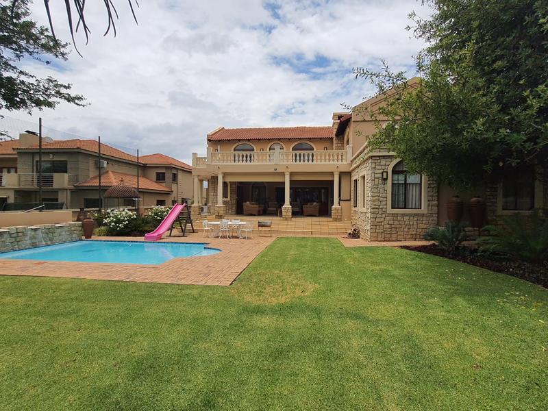 5 Bedroom Property for Sale in Pebble Rock Golf Village Gauteng