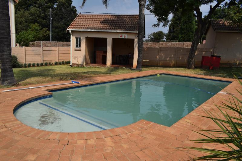 2 Bedroom Property for Sale in Kew Gauteng