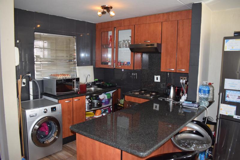 2 Bedroom Property for Sale in Kew Gauteng