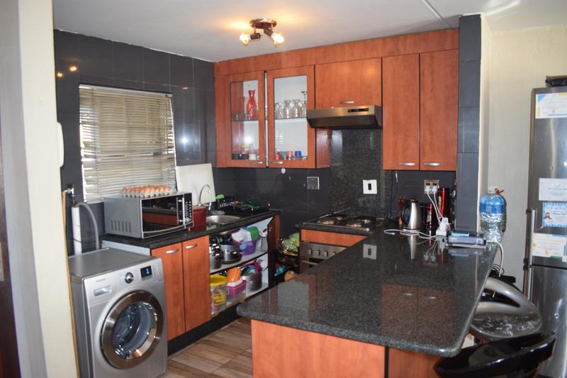 2 Bedroom Property for Sale in Kew Gauteng