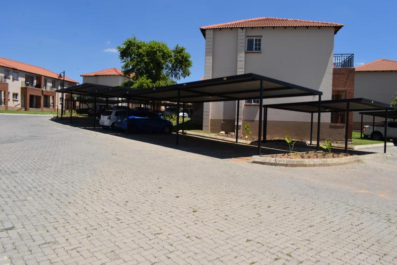 2 Bedroom Property for Sale in Buccleuch Gauteng