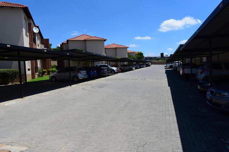 2 Bedroom Property for Sale in Buccleuch Gauteng