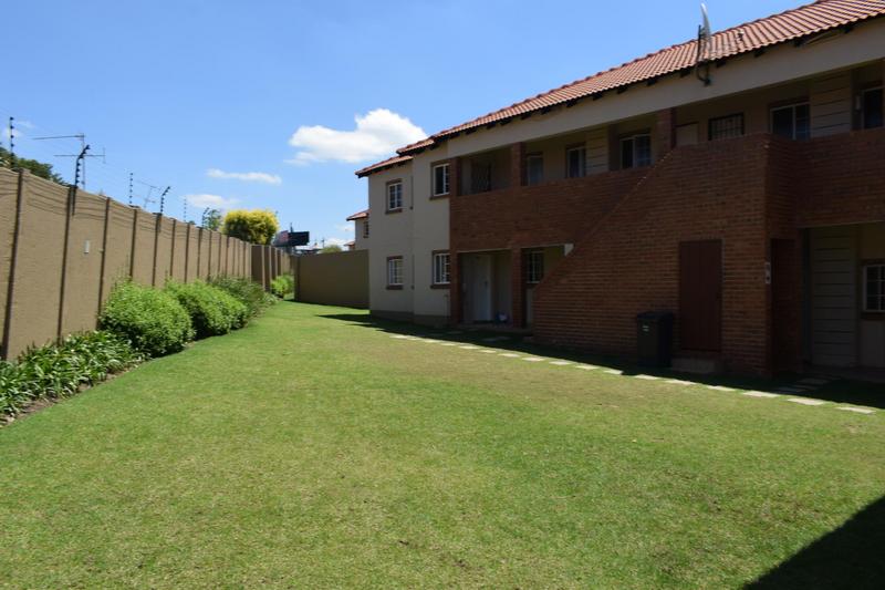 2 Bedroom Property for Sale in Buccleuch Gauteng