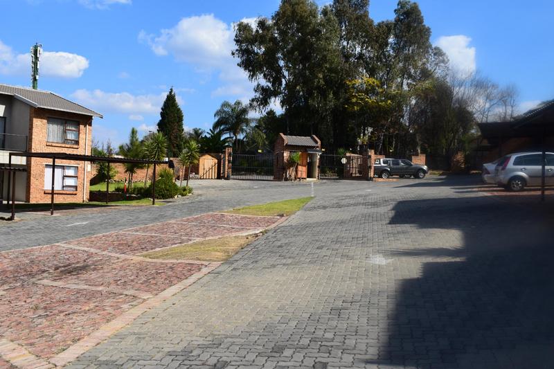 3 Bedroom Property for Sale in Buccleuch Gauteng