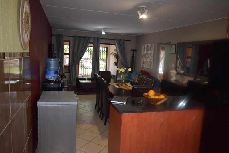 3 Bedroom Property for Sale in Buccleuch Gauteng