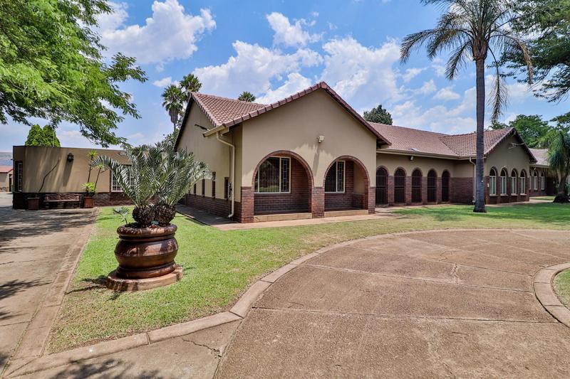 14 Bedroom Property for Sale in Andeon Gauteng