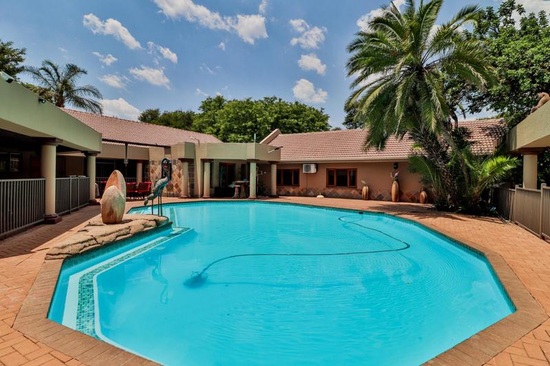 14 Bedroom Property for Sale in Andeon Gauteng