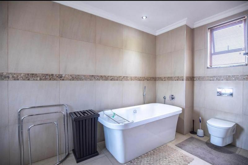6 Bedroom Property for Sale in Midstream Estate Gauteng